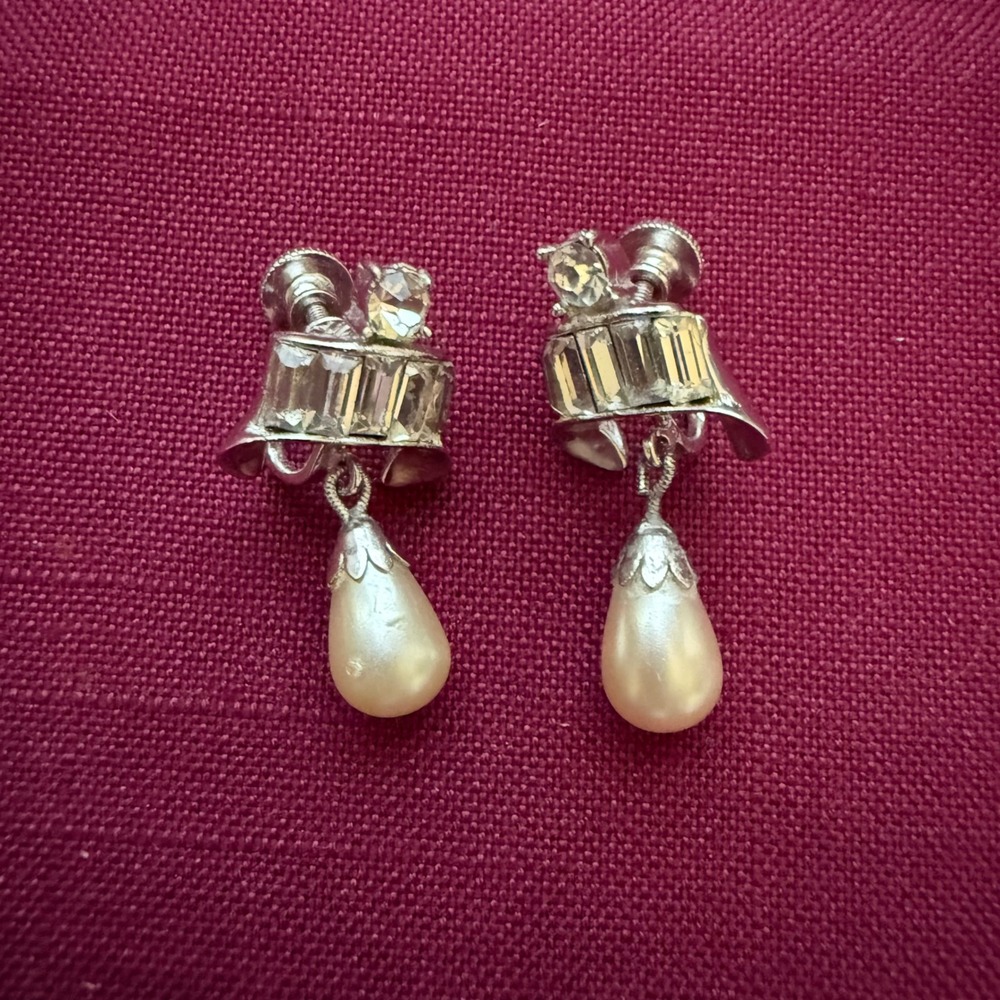 Vintage Coro Rhinestone Faux Pearl Dangle Screw Back Earrings Silver Tone Retro